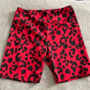 Lici Fit Amore Shorts Size Medium NWOT